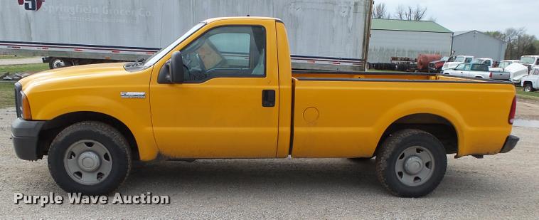 image for item DA2646 2005 Ford F250 pickup truck