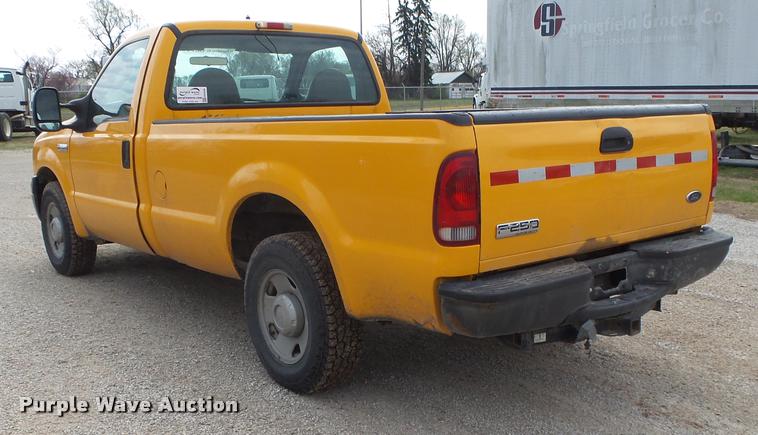 image for item DA2646 2005 Ford F250 pickup truck