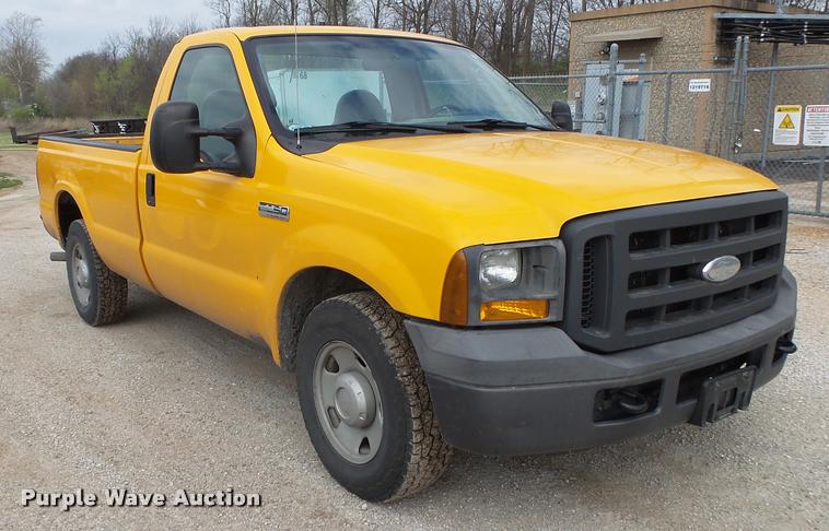 image for item DA2646 2005 Ford F250 pickup truck