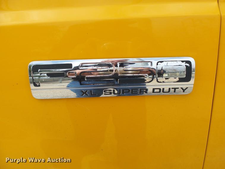 image for item DA2646 2005 Ford F250 pickup truck