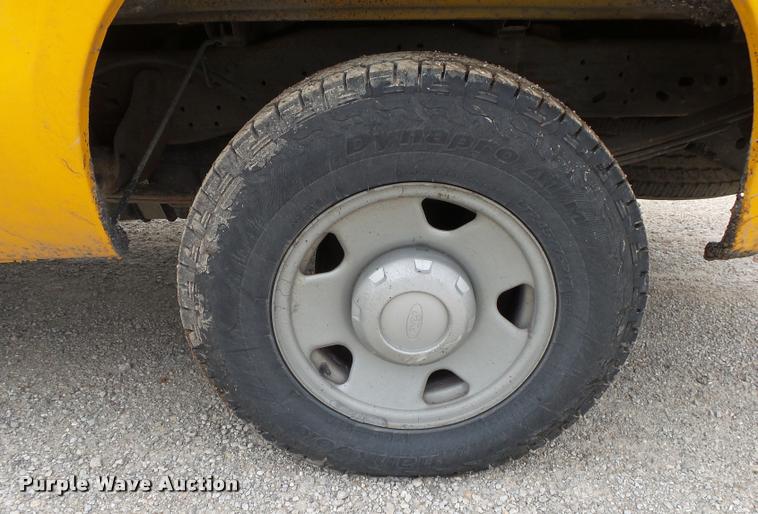 image for item DA2646 2005 Ford F250 pickup truck