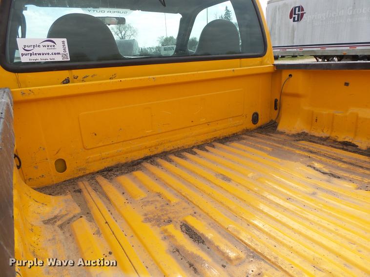 image for item DA2646 2005 Ford F250 pickup truck