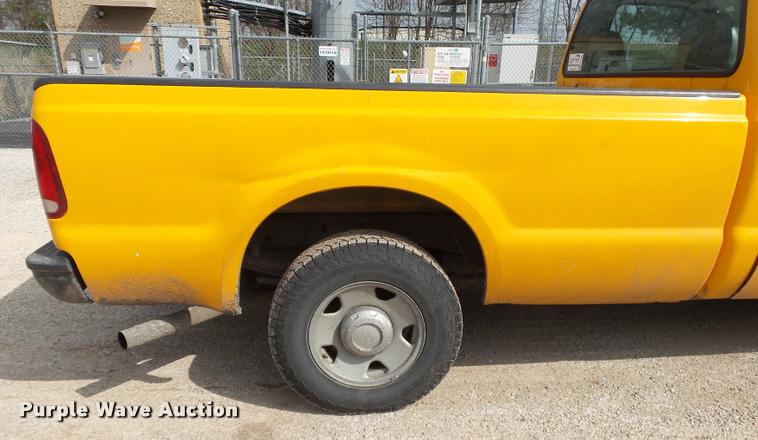 image for item DA2646 2005 Ford F250 pickup truck
