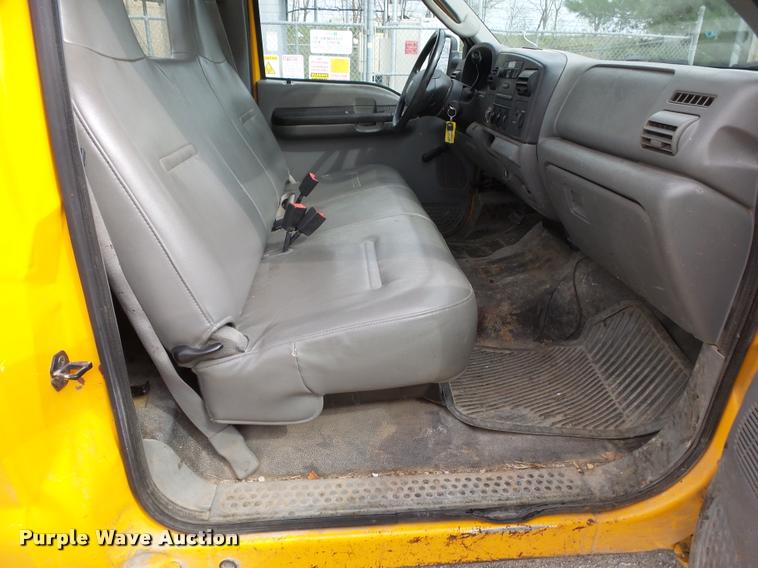 image for item DA2646 2005 Ford F250 pickup truck