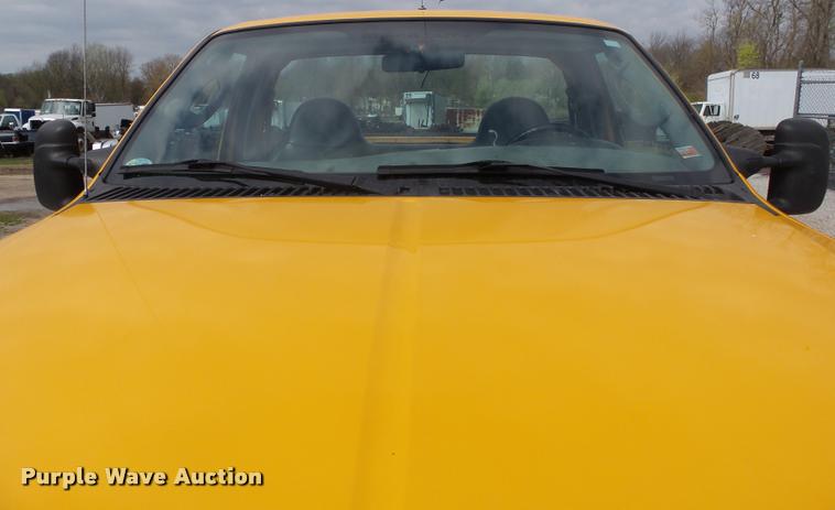 image for item DA2646 2005 Ford F250 pickup truck