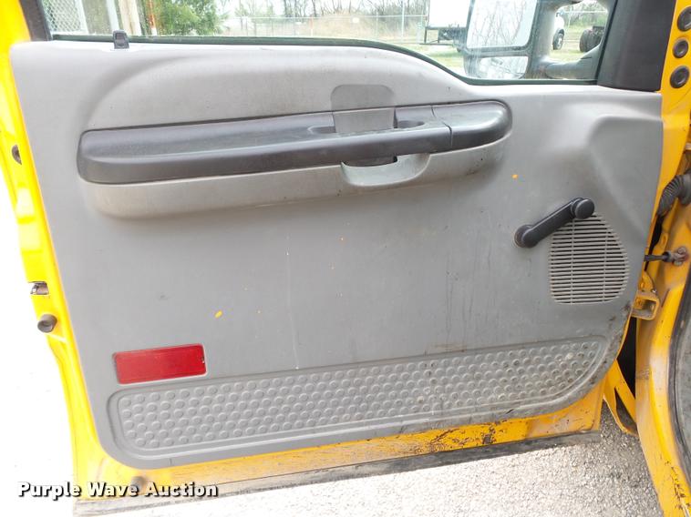 image for item DA2646 2005 Ford F250 pickup truck