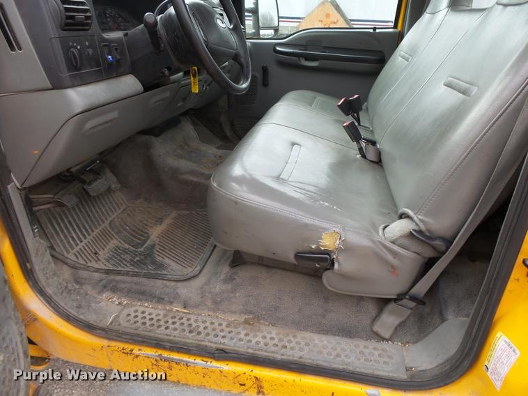 image for item DA2646 2005 Ford F250 pickup truck