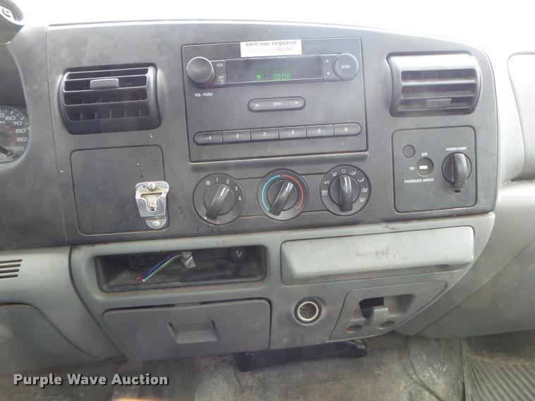 image for item DA2646 2005 Ford F250 pickup truck