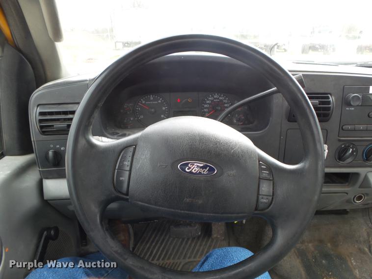 image for item DA2646 2005 Ford F250 pickup truck