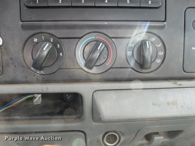 image for item DA2646 2005 Ford F250 pickup truck