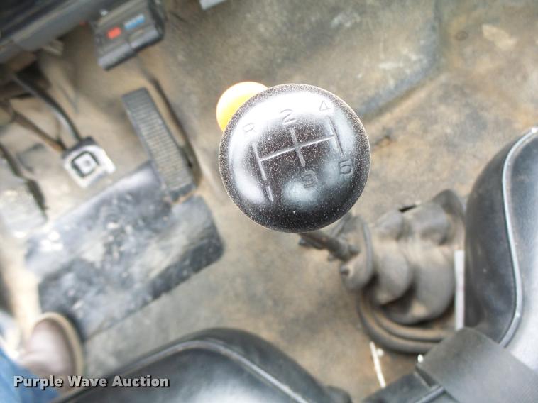 image for item DA3393 1992 Ford F700 truck cab and chassis