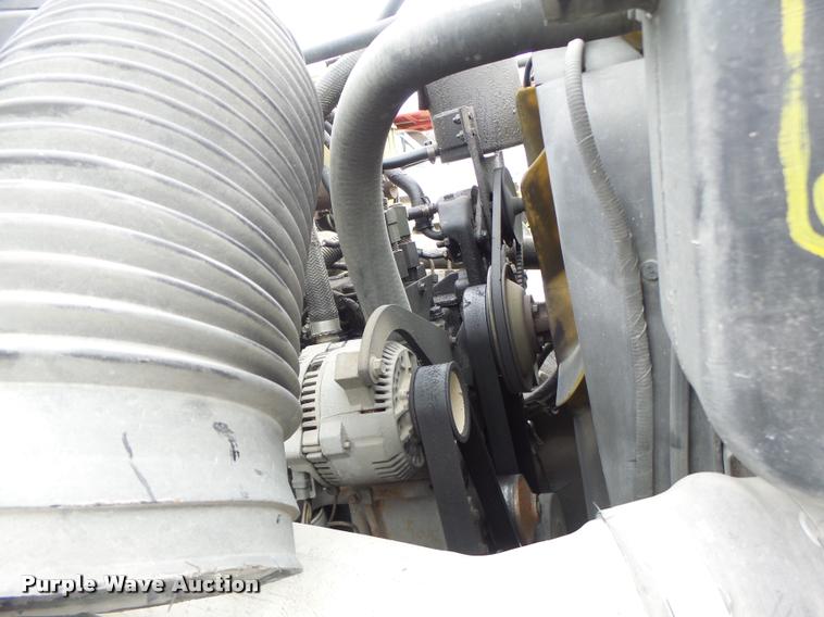 image for item DA3393 1992 Ford F700 truck cab and chassis