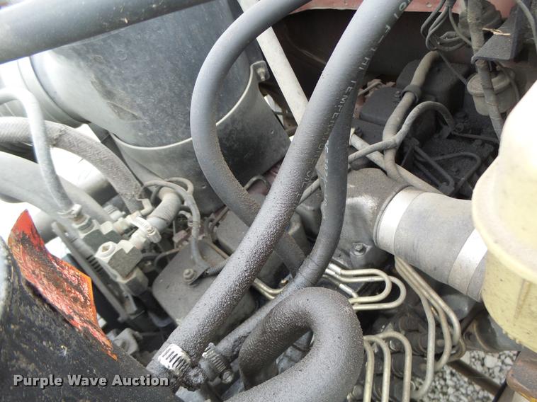 image for item DA3393 1992 Ford F700 truck cab and chassis