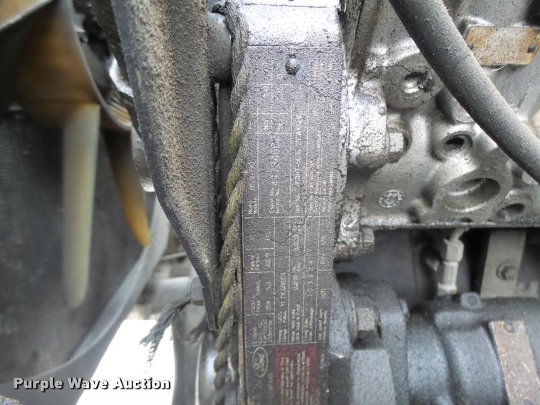 image for item DA3393 1992 Ford F700 truck cab and chassis