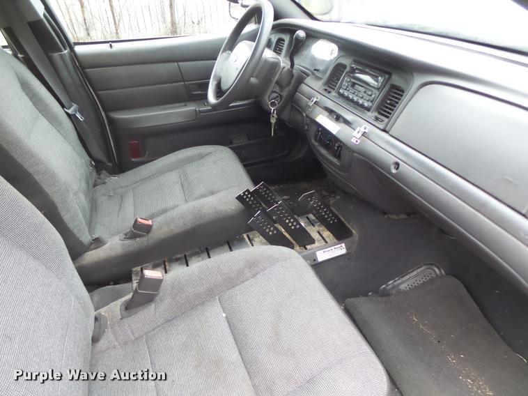 image for item DA3414 2005 Ford Crown Victoria Police Interceptor