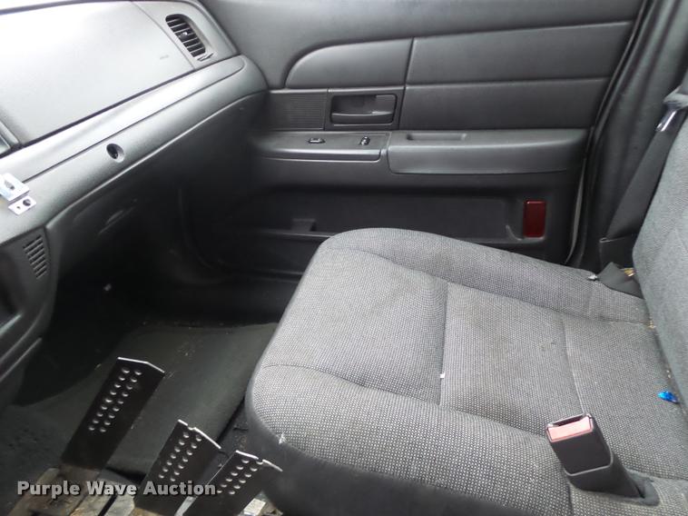 image for item DA3414 2005 Ford Crown Victoria Police Interceptor