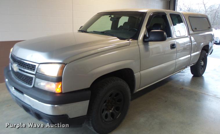 image for item DA3417 2006 Chevrolet Silverado 1500 Ext. Cab pickup truck