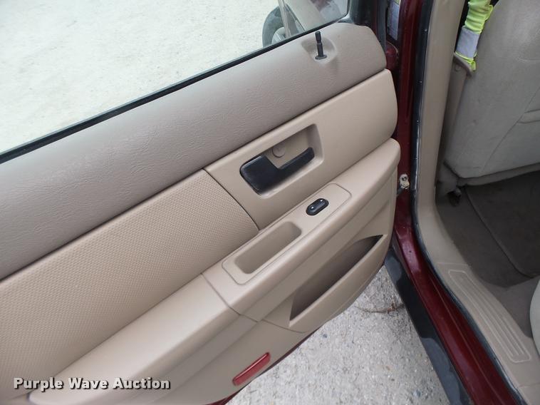 image for item DA3426 2006 Ford Taurus