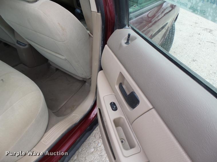 image for item DA3426 2006 Ford Taurus