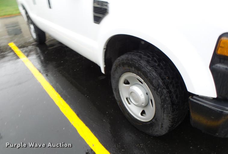 image for item DA3441 2009 Ford F250 Super Duty Crew Cab pickup truck