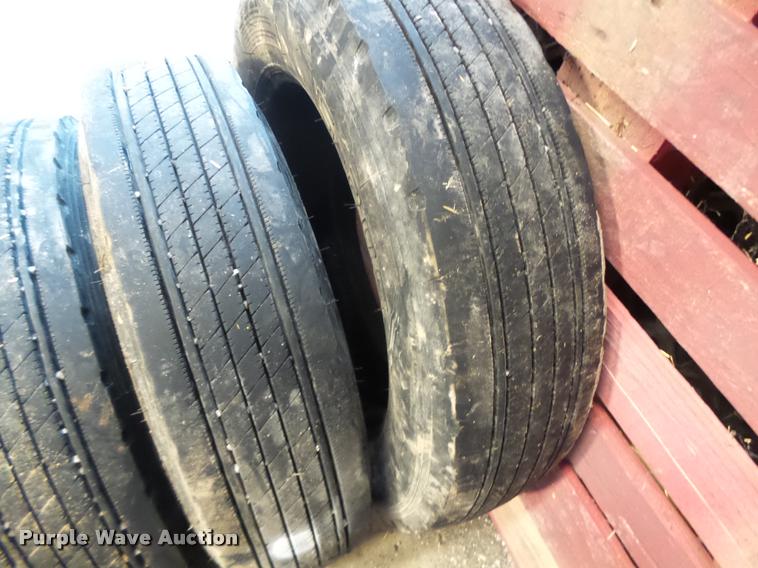 image for item DA3444 (8) 215/75R17.5 tires