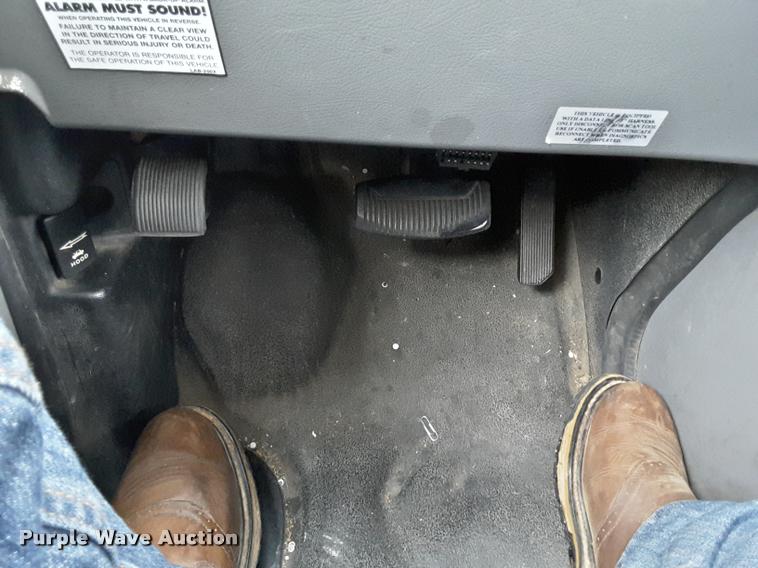 image for item DA6015 2007 Ford Econoline E450 shuttle bus