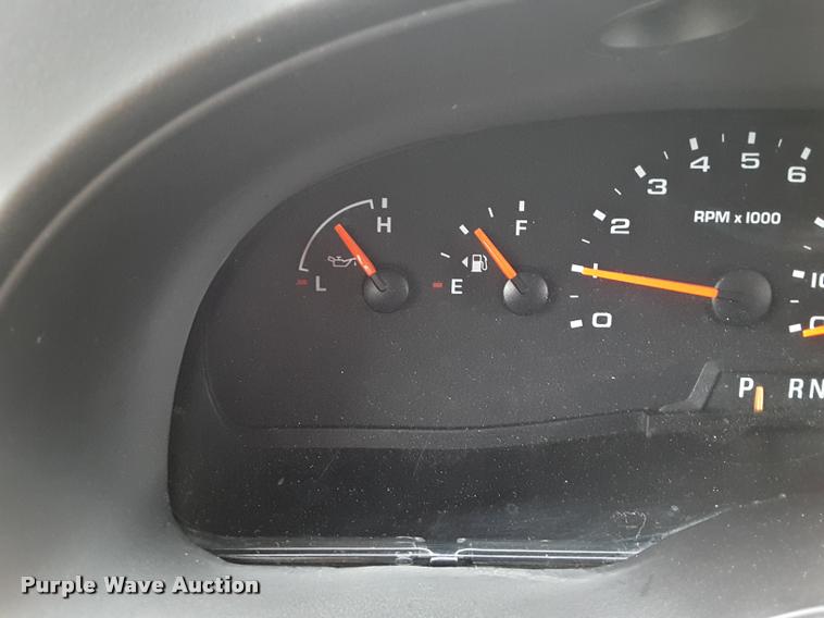 image for item DA6015 2007 Ford Econoline E450 shuttle bus