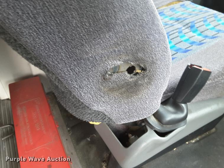 image for item DA6015 2007 Ford Econoline E450 shuttle bus