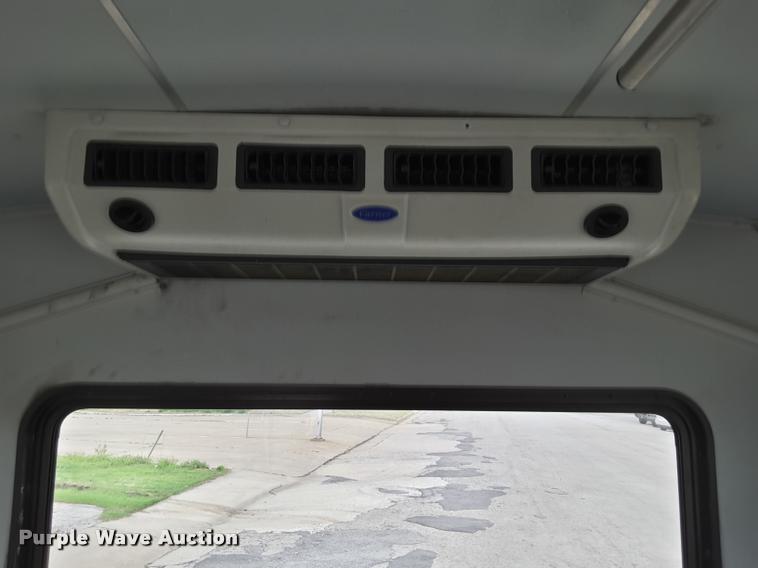 image for item DA6015 2007 Ford Econoline E450 shuttle bus