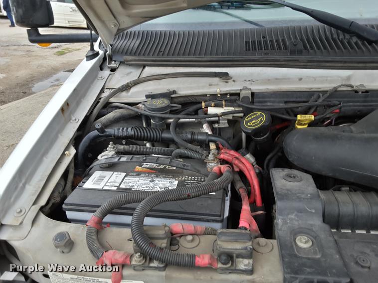 image for item DA6015 2007 Ford Econoline E450 shuttle bus