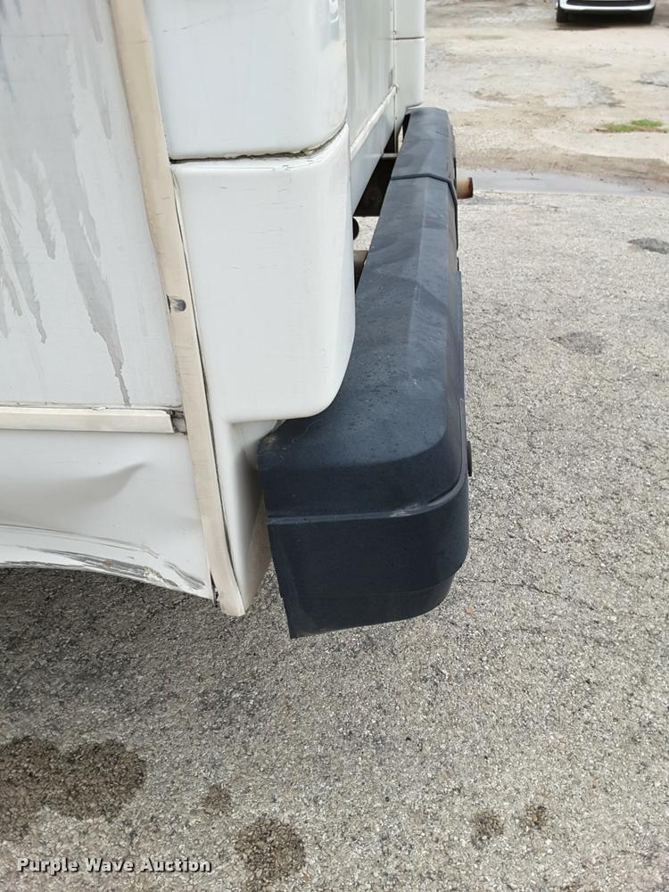 image for item DA6015 2007 Ford Econoline E450 shuttle bus