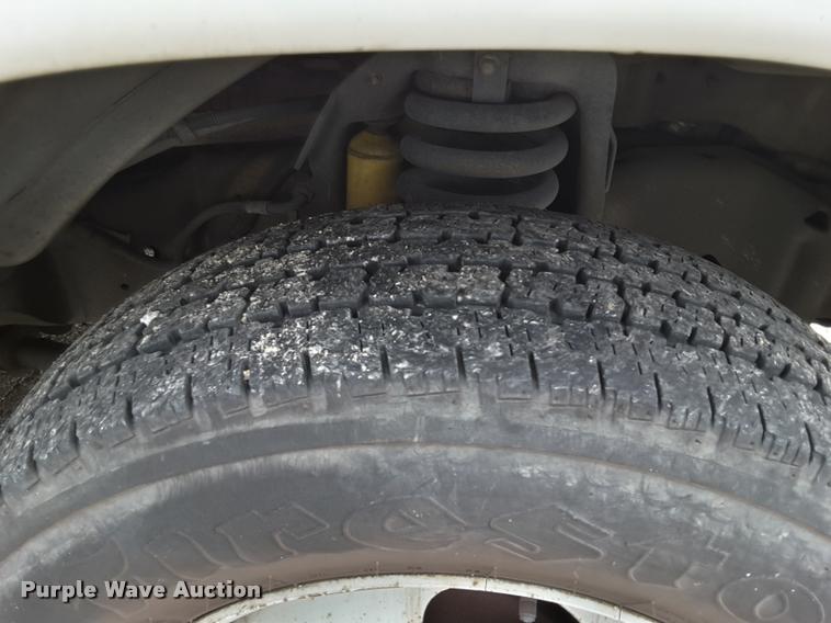 image for item DA6015 2007 Ford Econoline E450 shuttle bus
