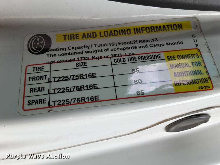 image for item DA6015 2007 Ford Econoline E450 shuttle bus