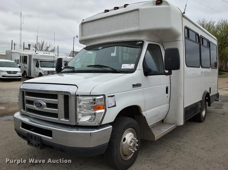 image for item DA6016 2012 Ford E350 Super Duty shuttle bus