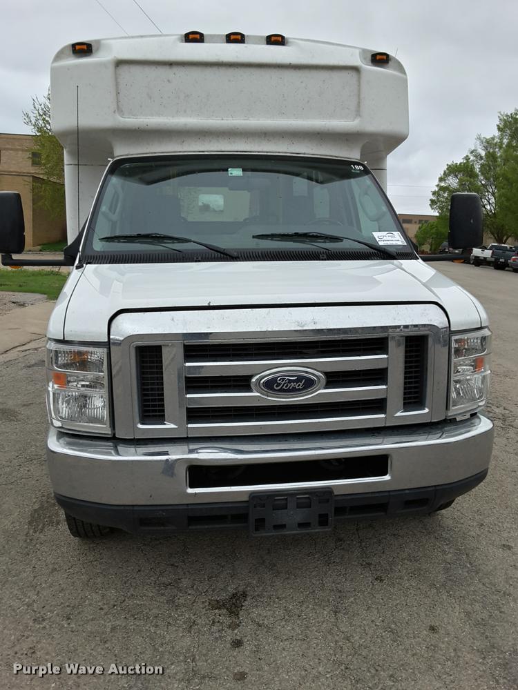 image for item DA6016 2012 Ford E350 Super Duty shuttle bus