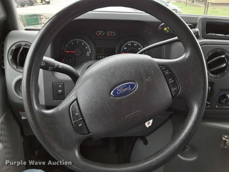 image for item DA6016 2012 Ford E350 Super Duty shuttle bus