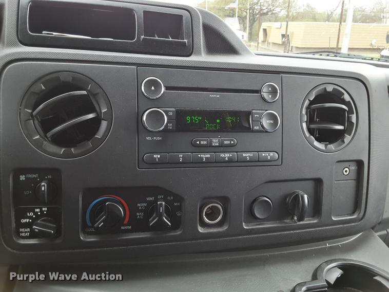 image for item DA6016 2012 Ford E350 Super Duty shuttle bus