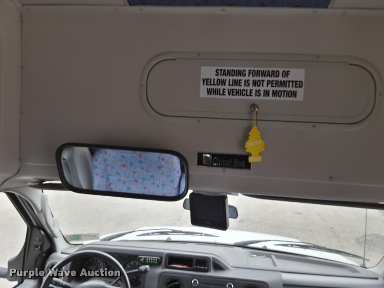 image for item DA6016 2012 Ford E350 Super Duty shuttle bus