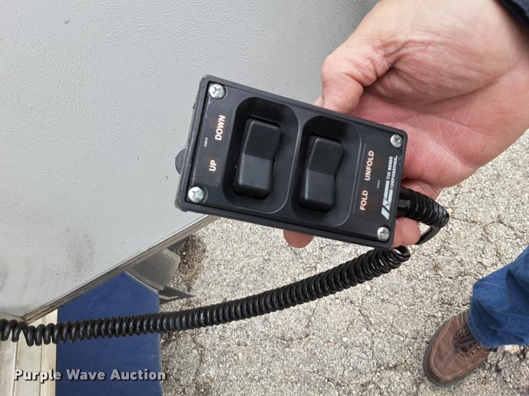 image for item DA6016 2012 Ford E350 Super Duty shuttle bus