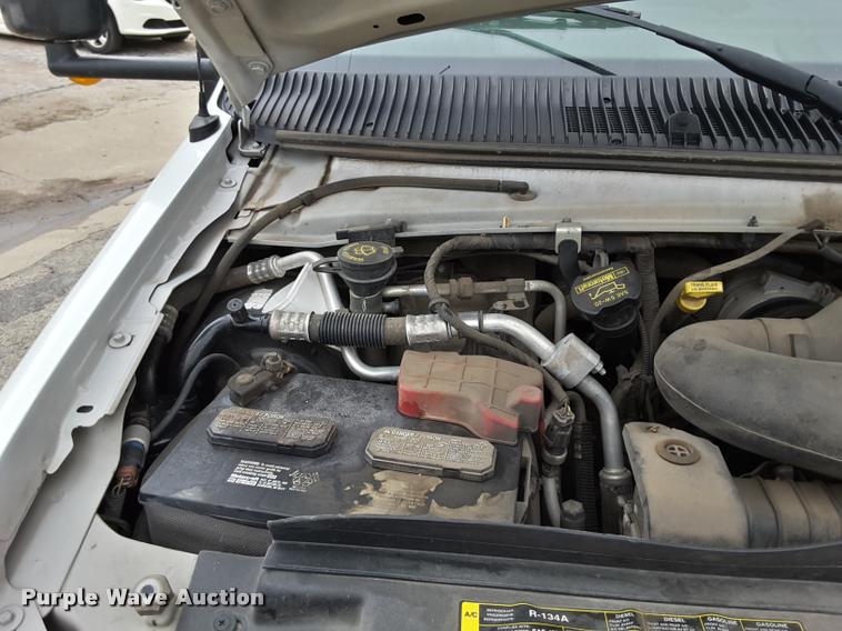 image for item DA6016 2012 Ford E350 Super Duty shuttle bus