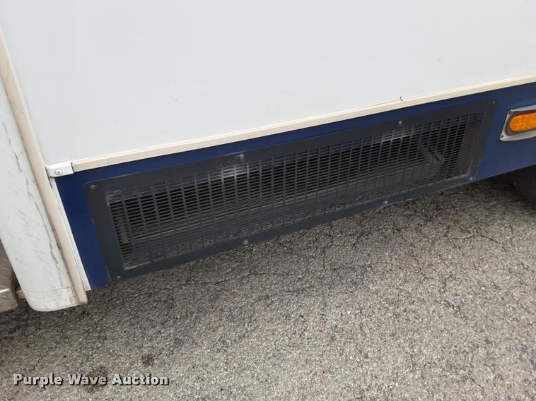 image for item DA6016 2012 Ford E350 Super Duty shuttle bus