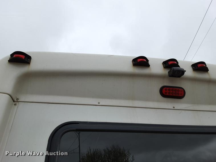 image for item DA6016 2012 Ford E350 Super Duty shuttle bus