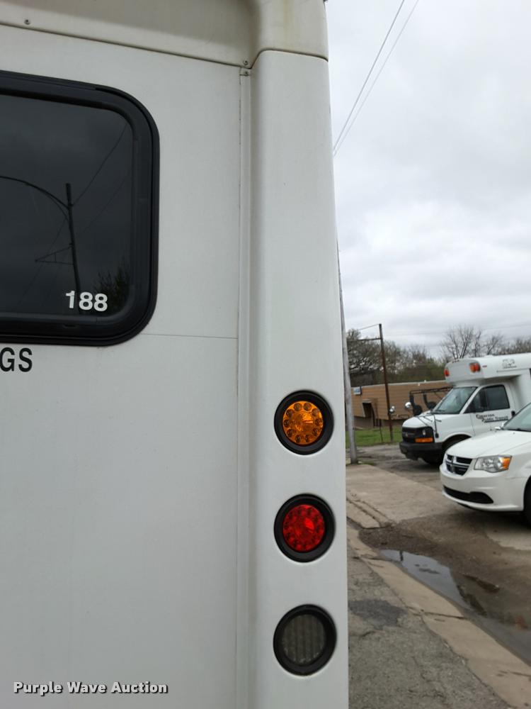 image for item DA6016 2012 Ford E350 Super Duty shuttle bus