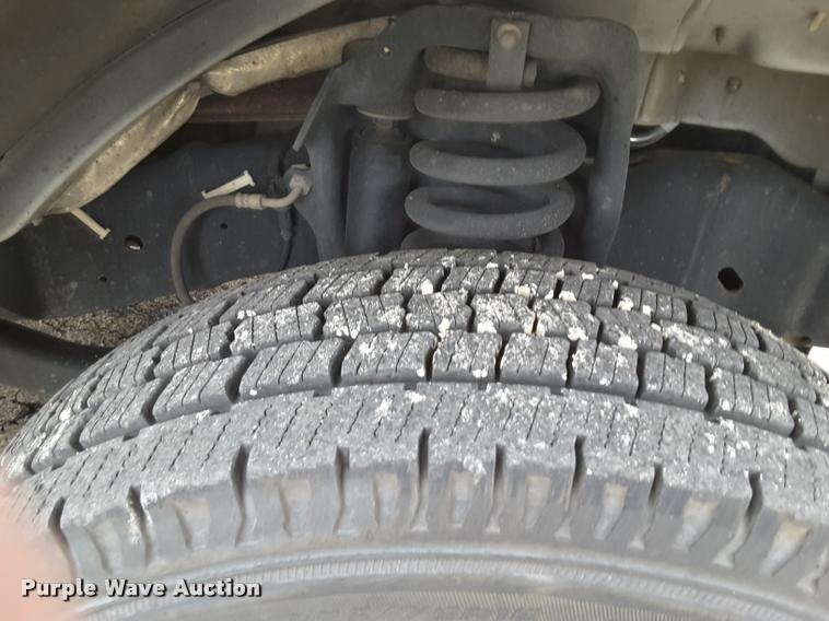 image for item DA6016 2012 Ford E350 Super Duty shuttle bus