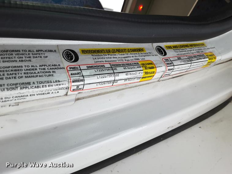 image for item DA6016 2012 Ford E350 Super Duty shuttle bus