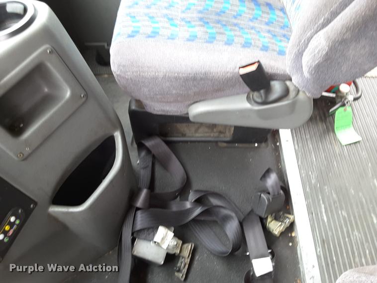 image for item DA6017 2007 Ford Econoline E450 shuttle bus