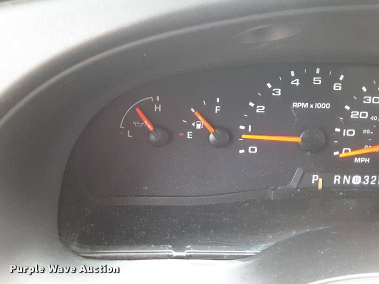 image for item DA6017 2007 Ford Econoline E450 shuttle bus