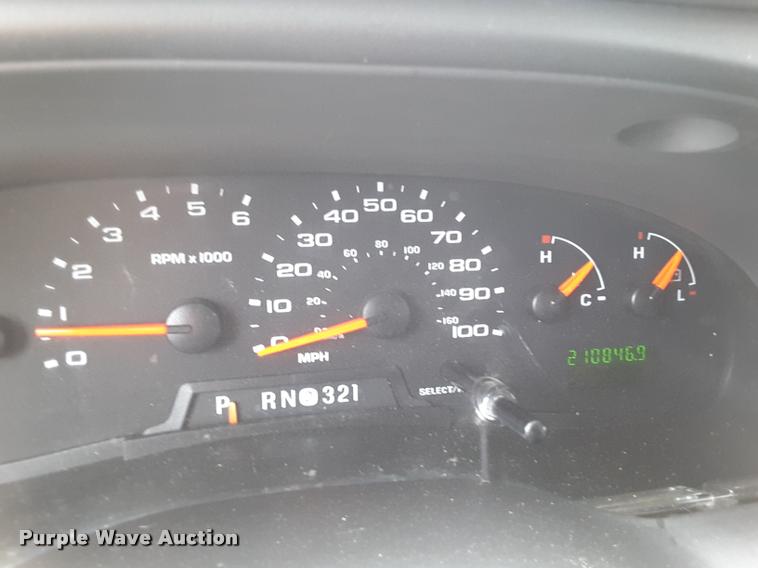 image for item DA6017 2007 Ford Econoline E450 shuttle bus