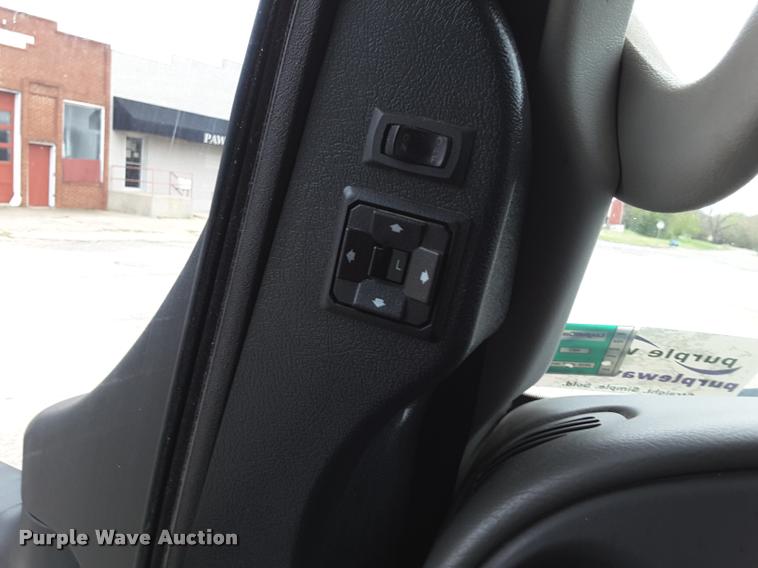 image for item DA6017 2007 Ford Econoline E450 shuttle bus