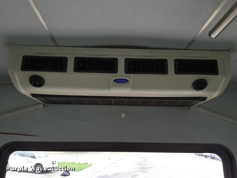 image for item DA6017 2007 Ford Econoline E450 shuttle bus